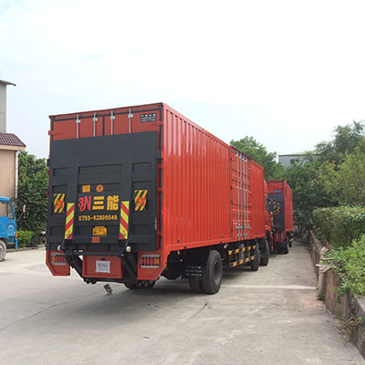 美國汽車尾板，創(chuàng)新設(shè)計(jì)與實(shí)用功能的完美結(jié)合