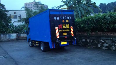 冷藏車尾板的作用，保障貨物新鮮度與安全性